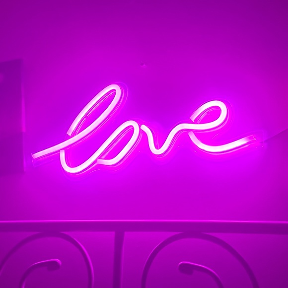 Love LED neon sign - Picture 1 of 5